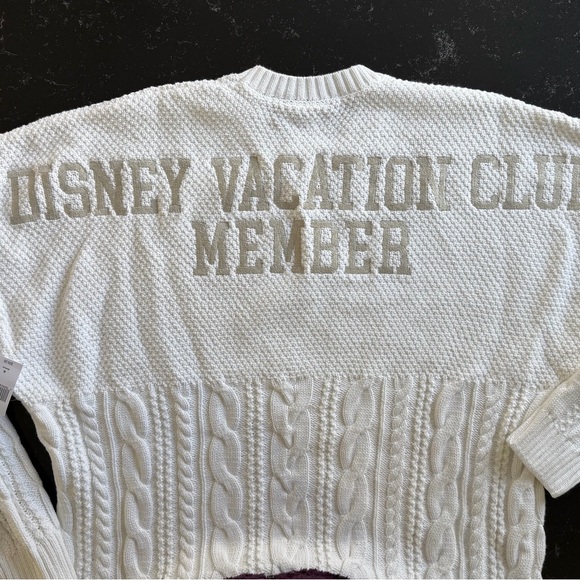 Disney Vacation Club White Crew Spirit Jersey M - Picture 4 of 9